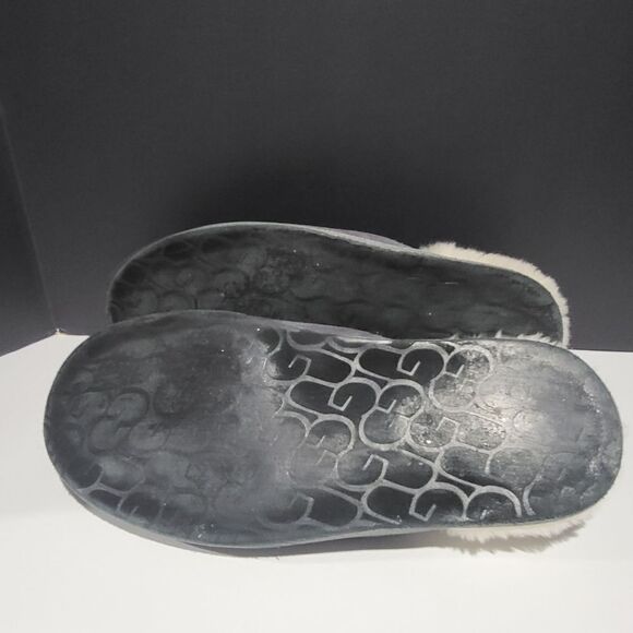 Ugg Men's Gray Scuff Slippers - Picture 6 of 10
